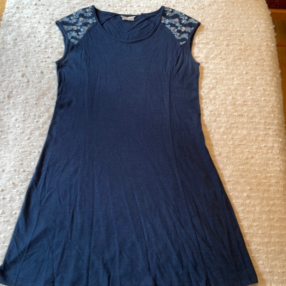 Royal Robbins Navy Blue popover dress with floral embroidery at the shoulders.